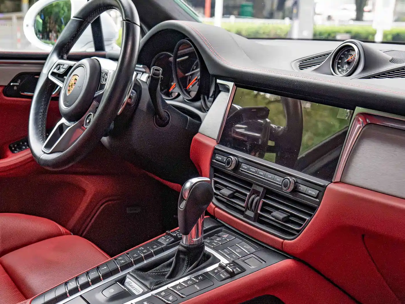 Photo 15 - Porsche Macan
