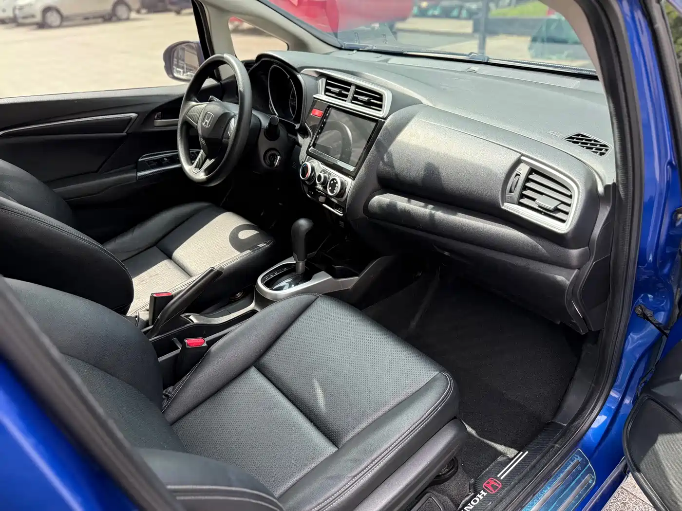 Photo 4 - Honda Fit