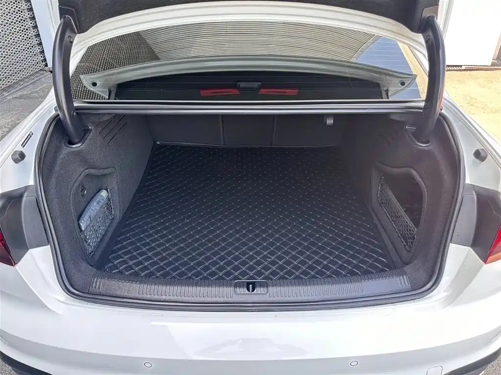 Audi A4L 2022 40 TFSI Luxury Dynamic фото 14