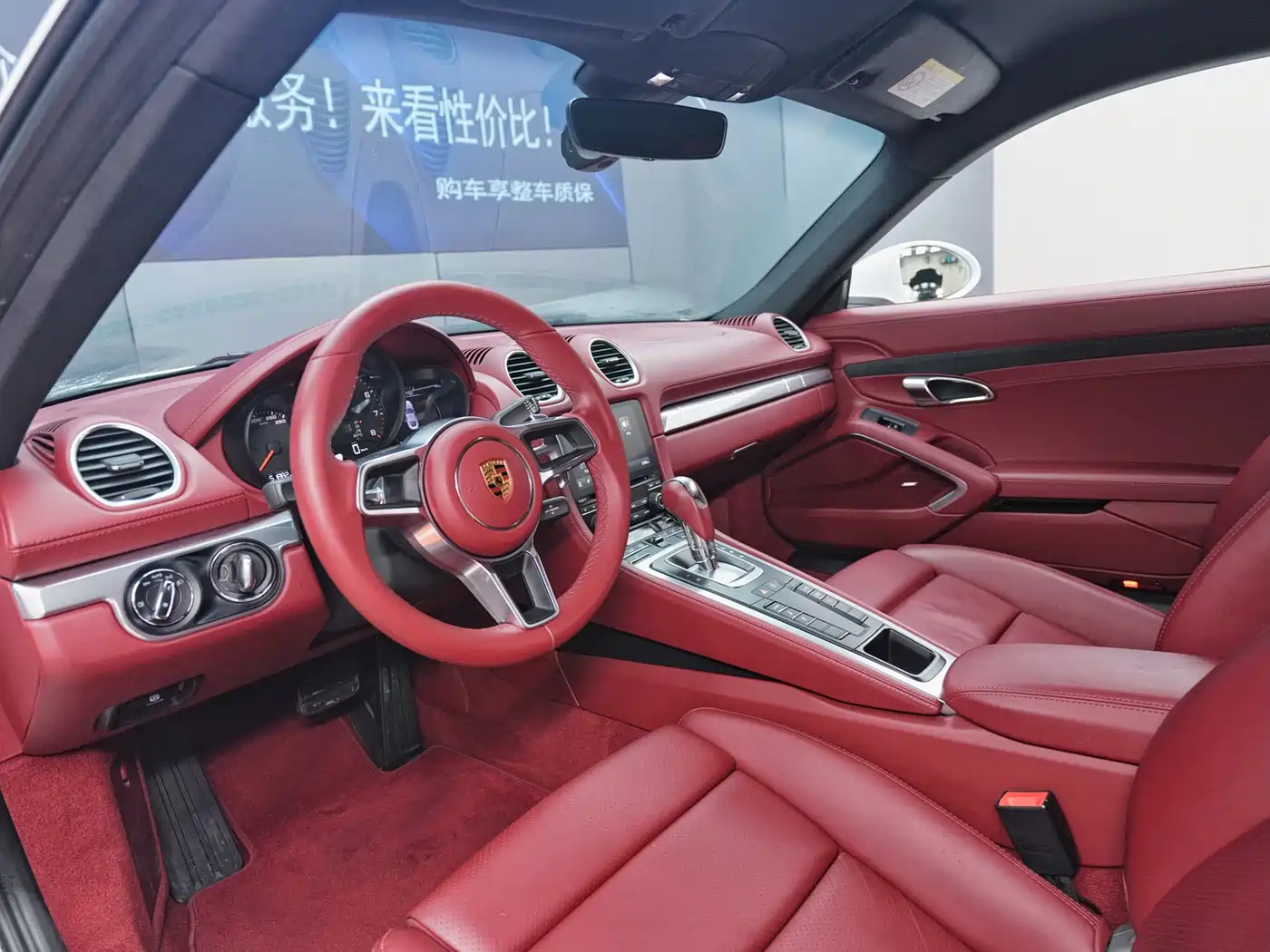 Porsche 718 2018 Cayman 2.0T фото 6