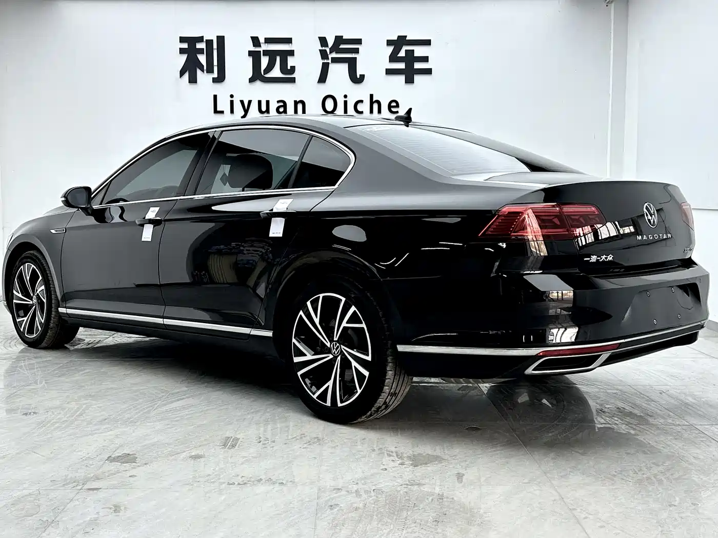 Volkswagen Magotan 2021 330TSI DSG 30th Anniversary Edition фото 15