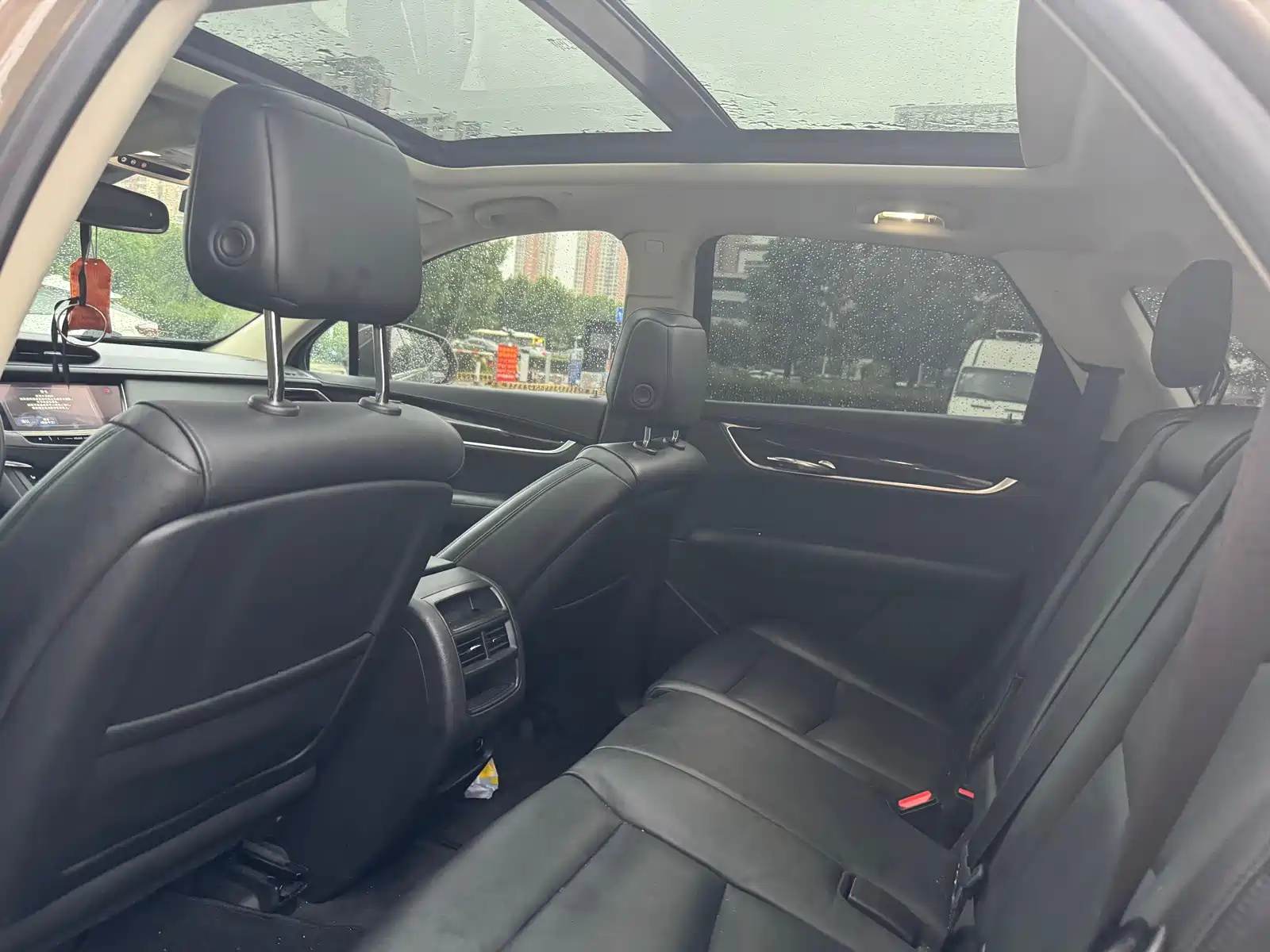 صورة 8 - Cadillac XT5