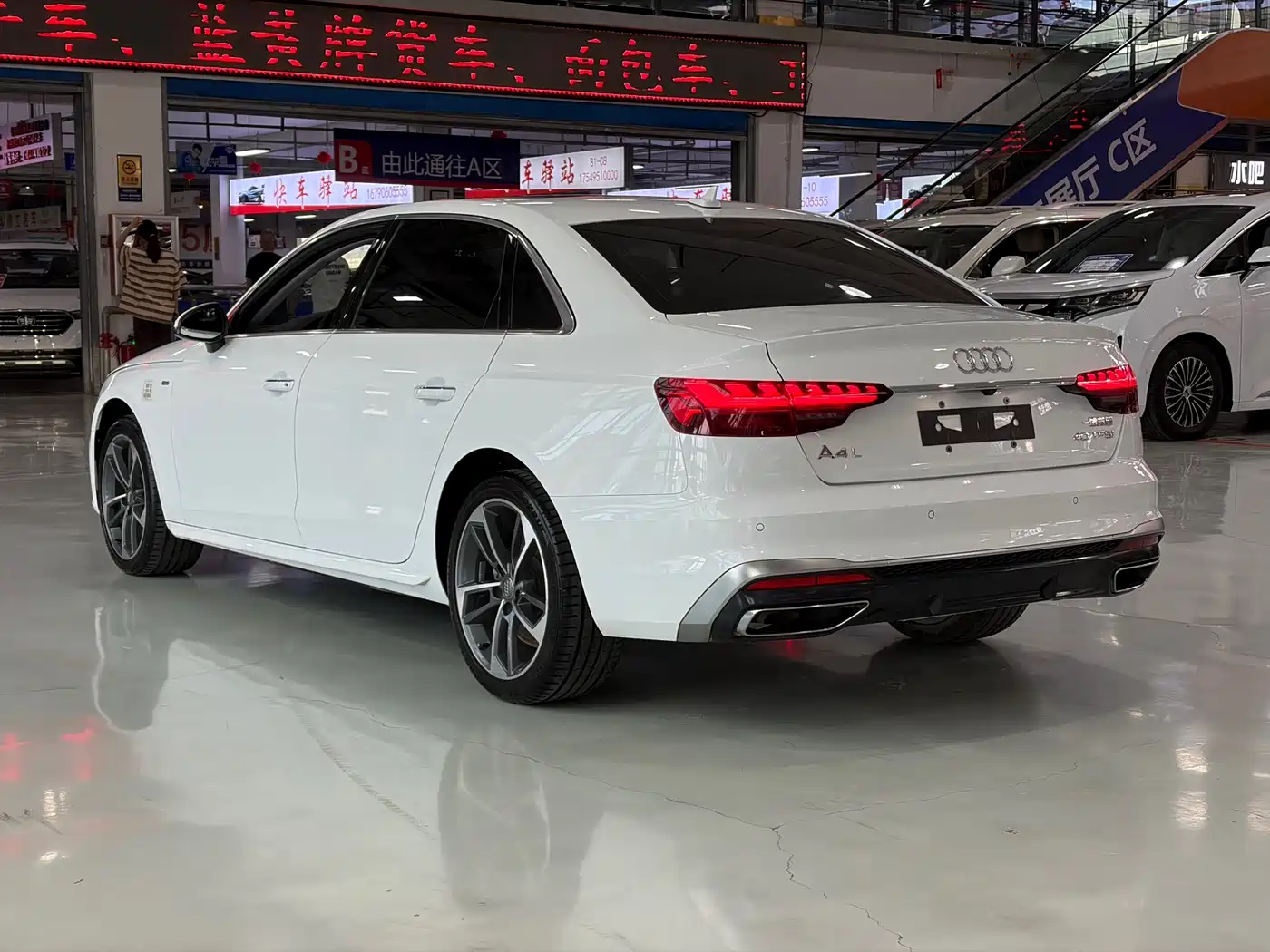 Audi A4L 2020 40 TFSI Fashion Dynamic Edition фото 9