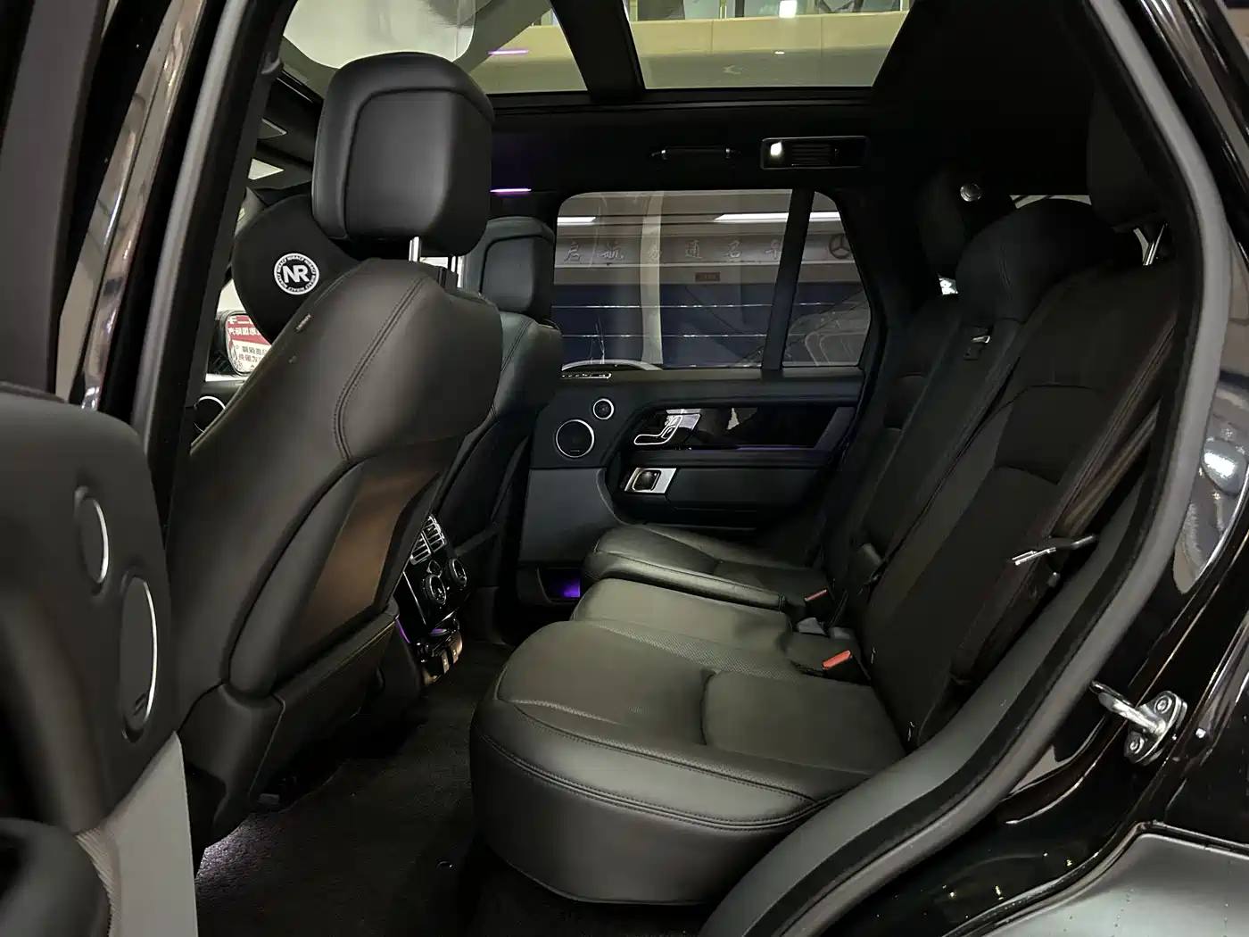 Land Rover Range Rover 2022 3.0 L6 360PS Heritage Edition фото 12