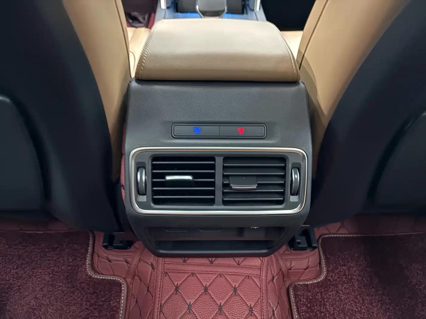 Land Rover Discovery Sport 2024 Luxury Custom Edition фото 21
