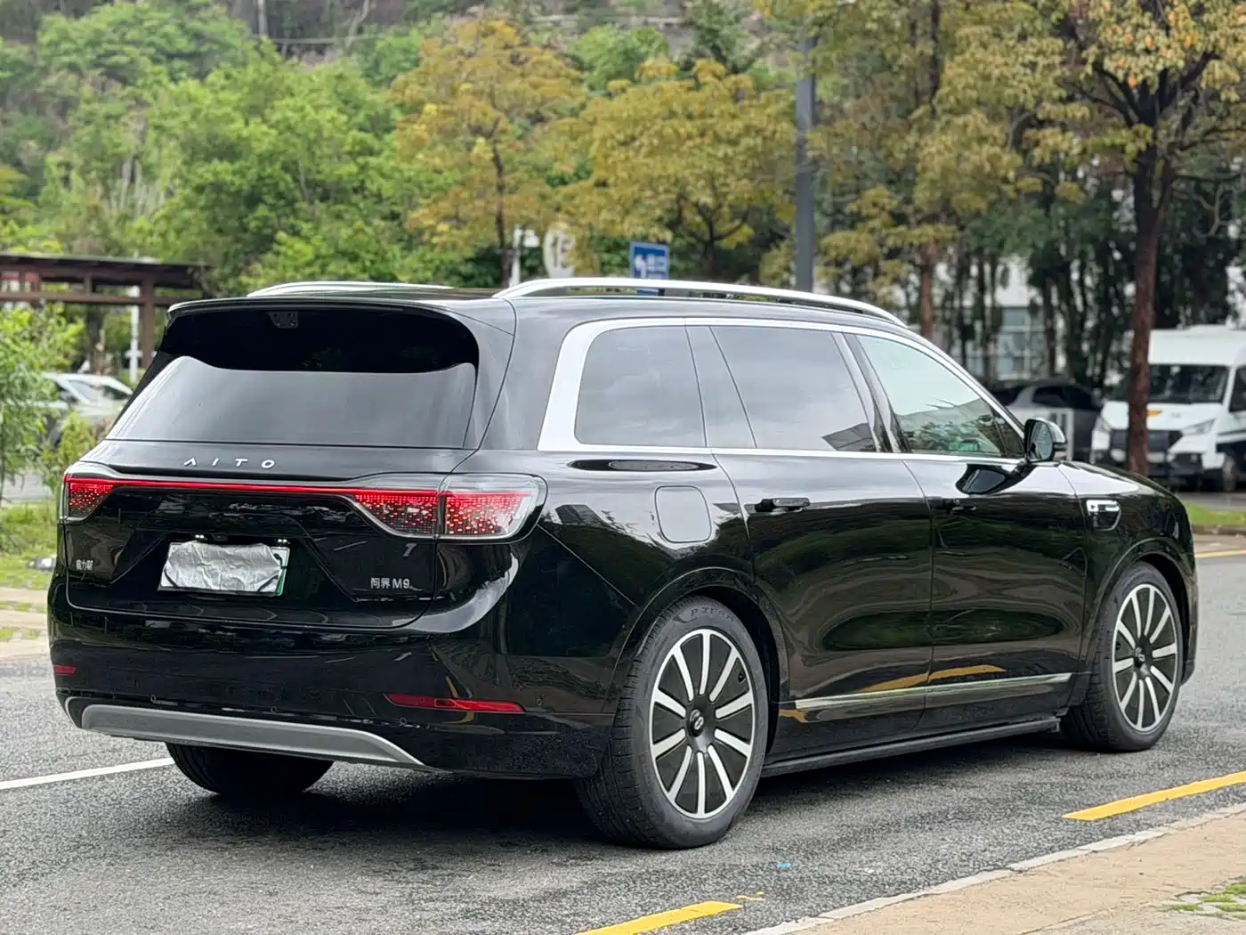 AITO Wenjie AITO M9 2025 Extended Range Ultra 52kWh 6-Seater фото 17