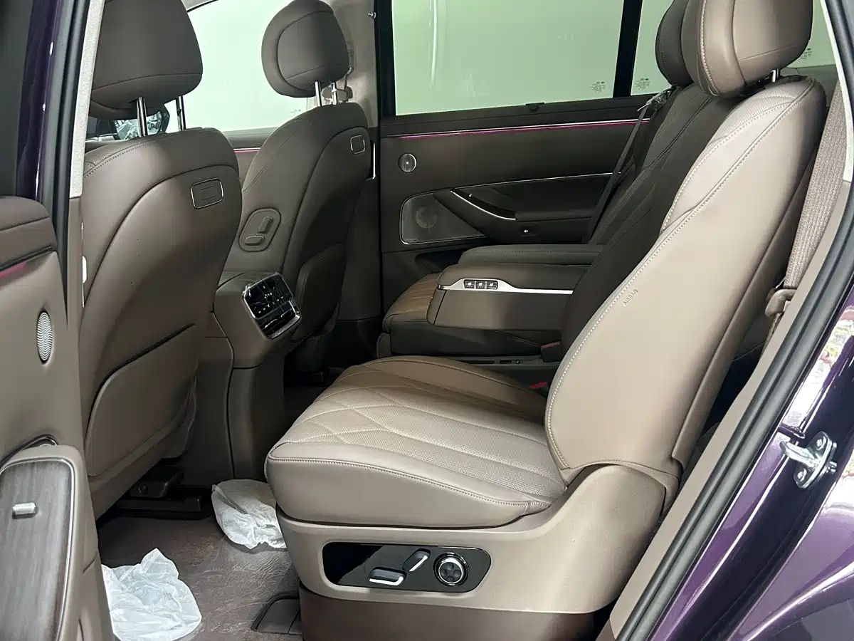 AITO Wenjie AITO M8 2025 Model Extended Range Max+ Edition 53.4kWh 6-Seater фото 5