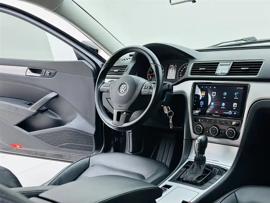 Volkswagen Passat 2015 1.8TSI Automatic Prestige Edition фото 16