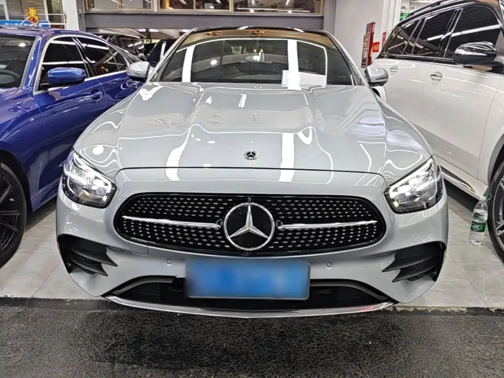 Фото 3 - Mercedes-Benz E-Class