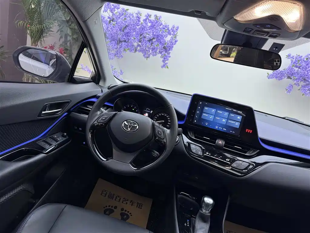 Toyota C-HR 2021 2.0L Luxury Edition фото 13
