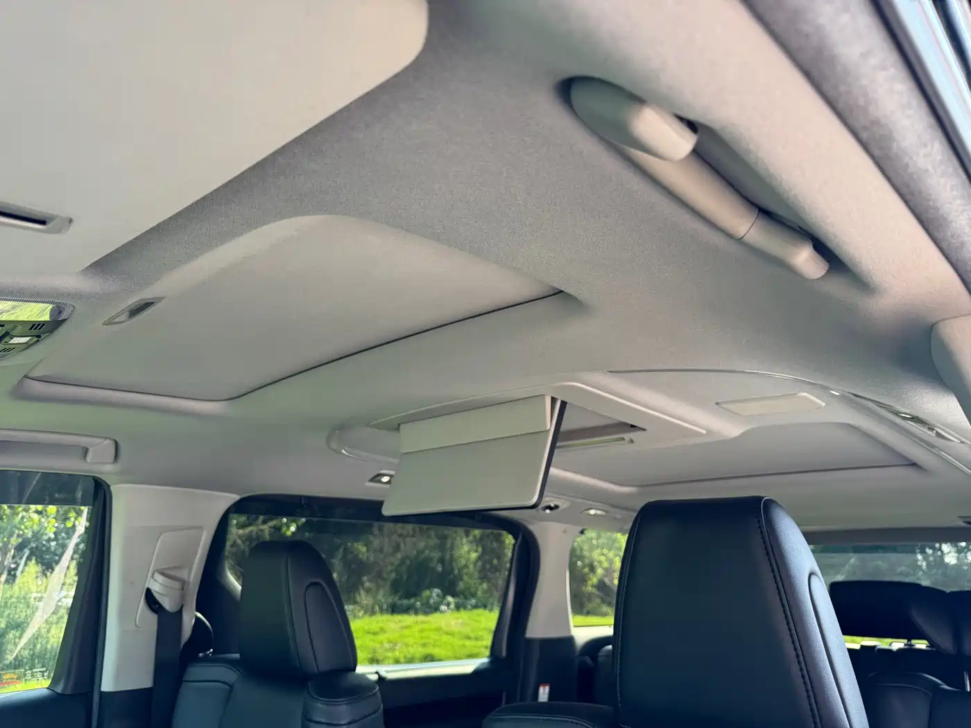 Photo 10 - Toyota Vellfire