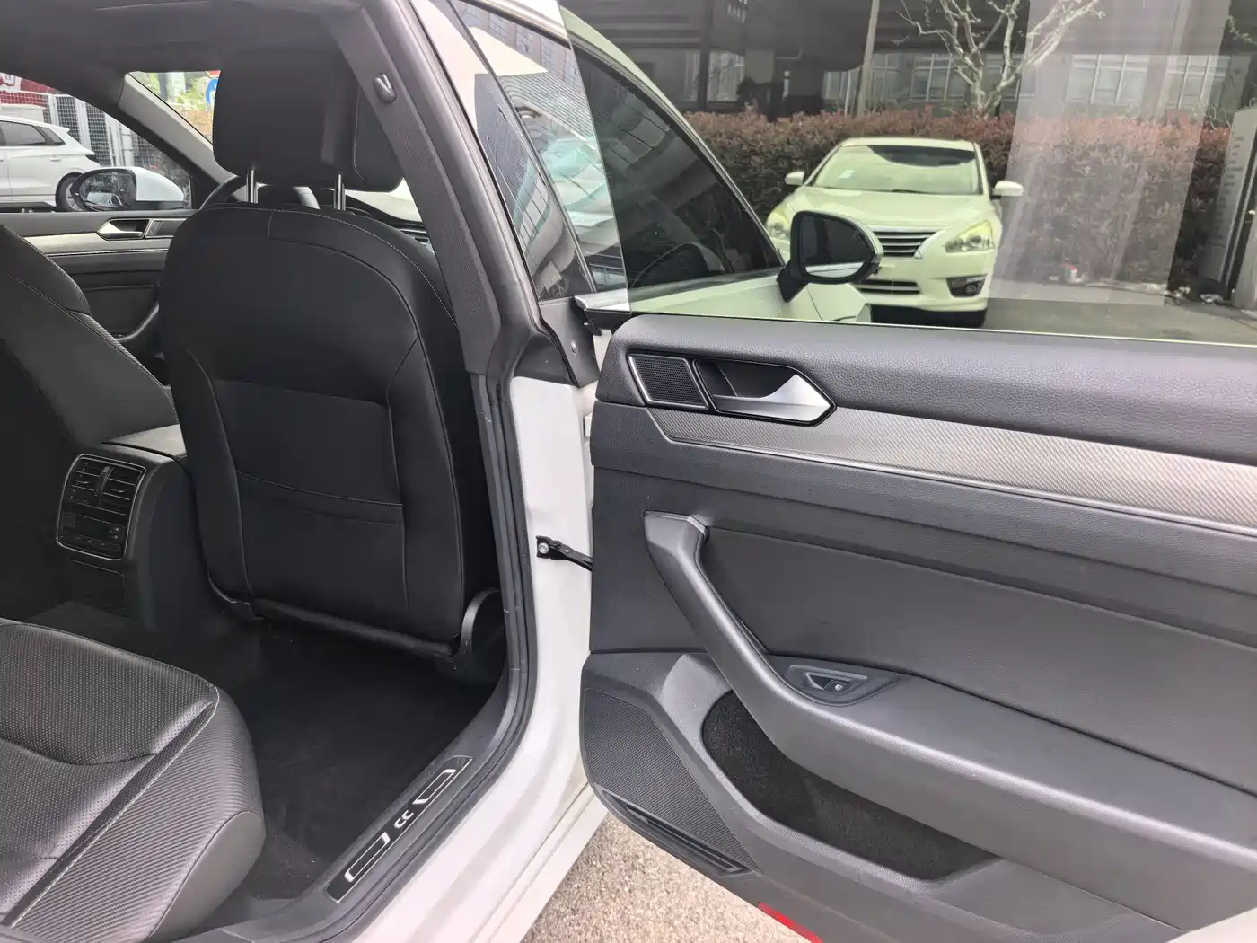 Volkswagen FAW-Volkswagen CC 2019 330TSI Charm Edition China VI фото 5