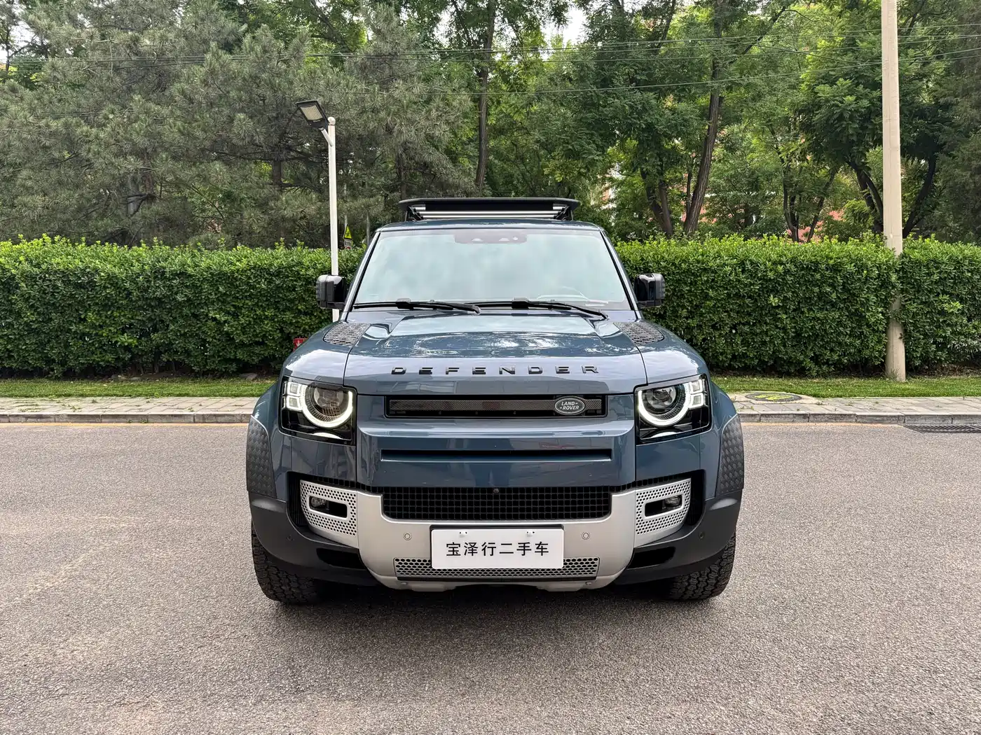 Land Rover Defender 2021 110 P400 Dark Special Edition фото 2