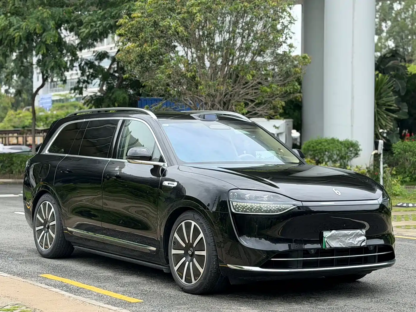 AITO Wenjie AITO M9 2025 Extended Range Ultra 52kWh 6-Seater фото 2
