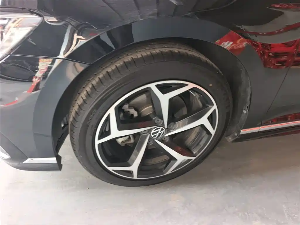 Volkswagen Magotan 2023 2 Million Units Anniversary Edition 330TSI DSG Leading Type фото 25