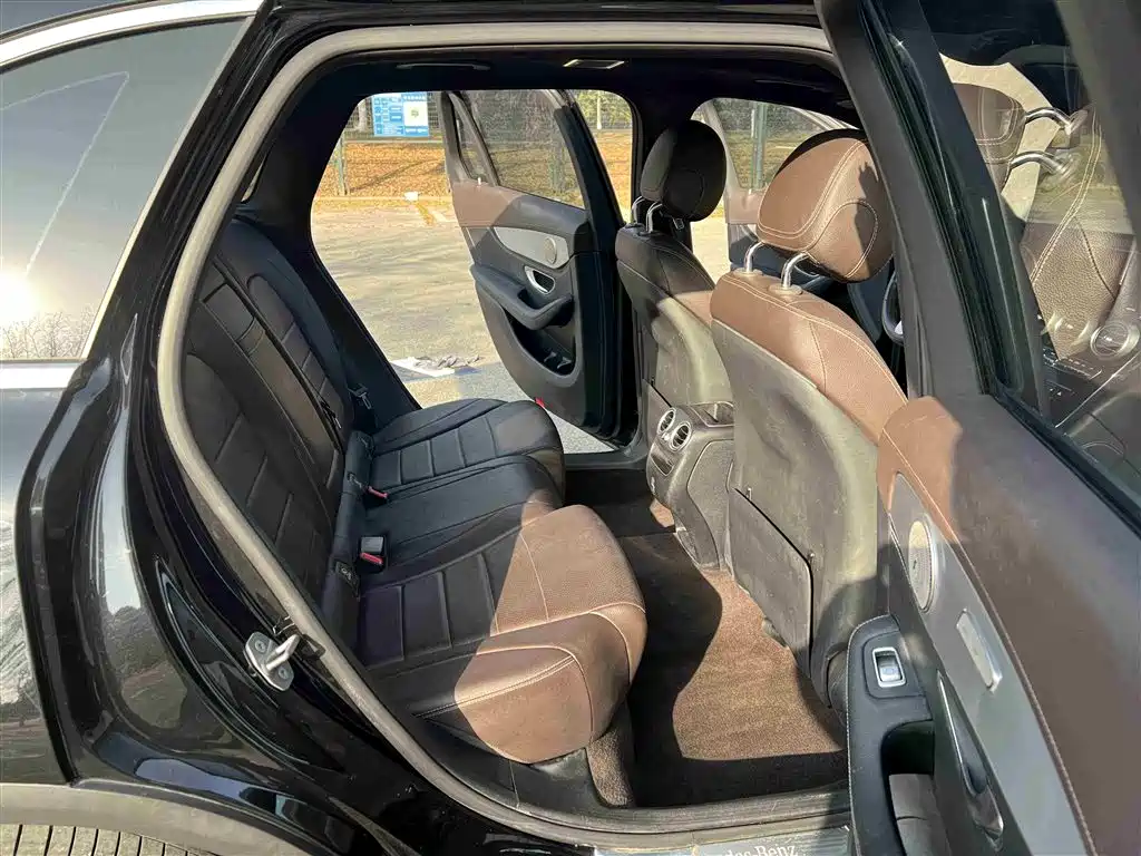 Mercedes-Benz GLC 2020 Facelift GLC 260 L 4MATIC Dynamic фото 16