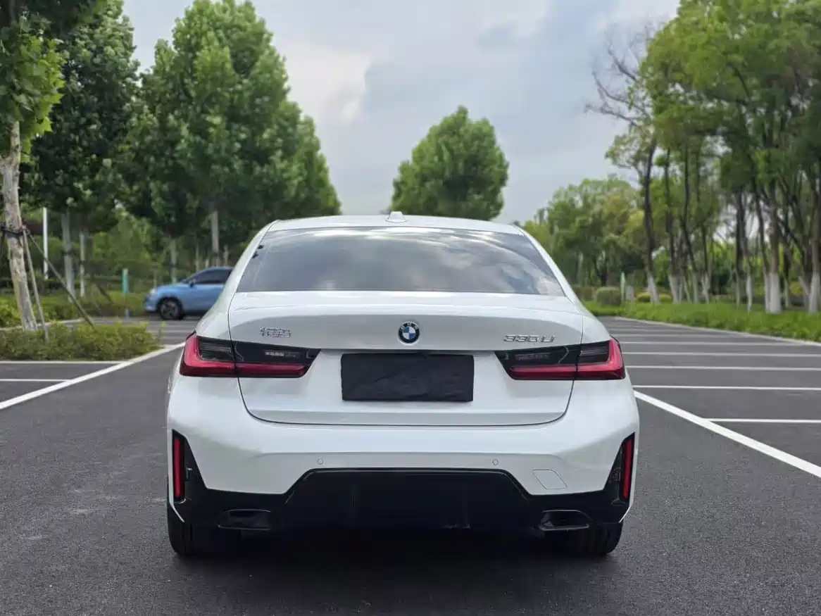 BMW 3 Series 2026 2026 330Li M Sport Shadowline Package