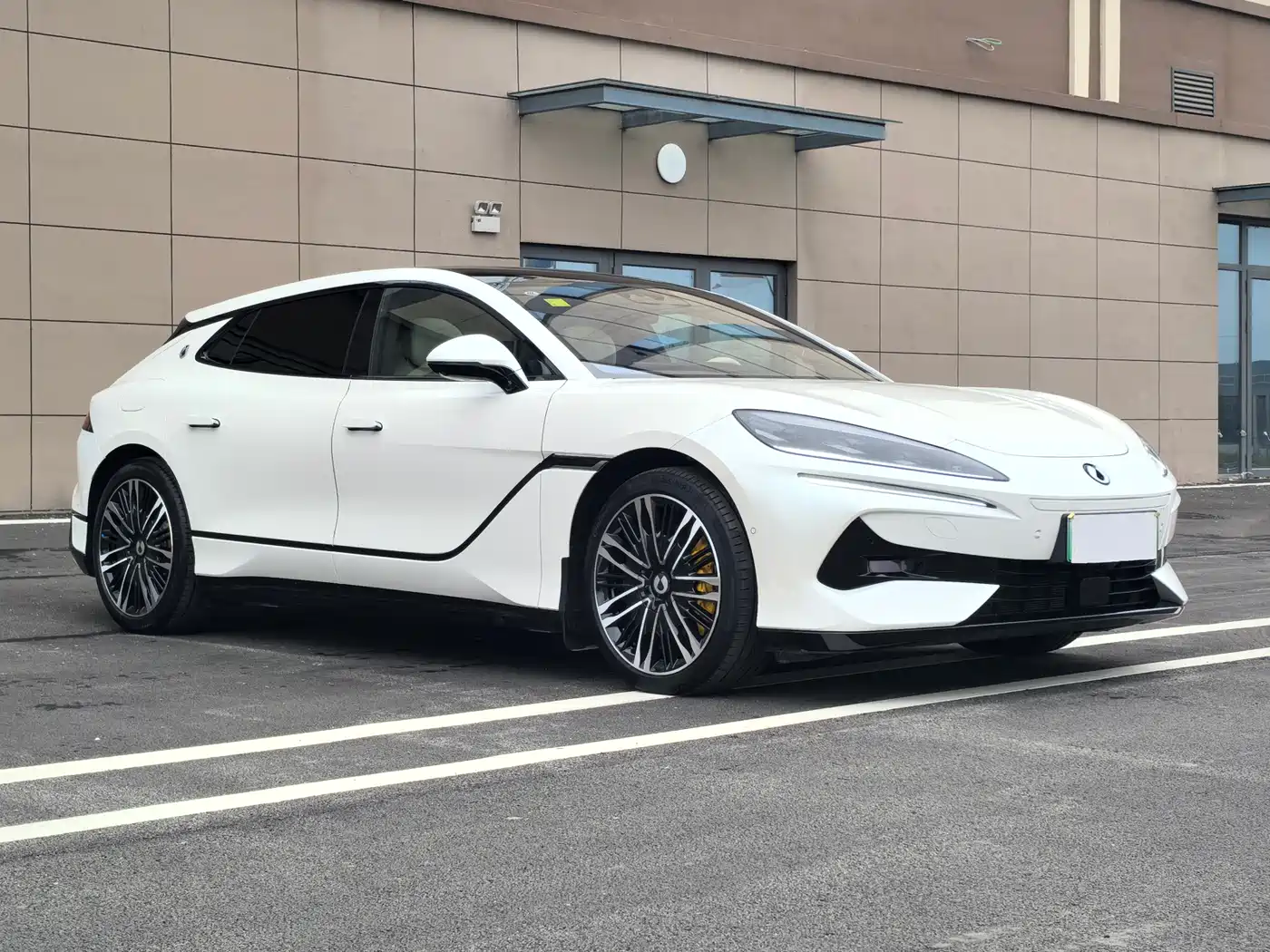 Denza Z9GT 2024 1100 AWD Ultra Edition фото 3