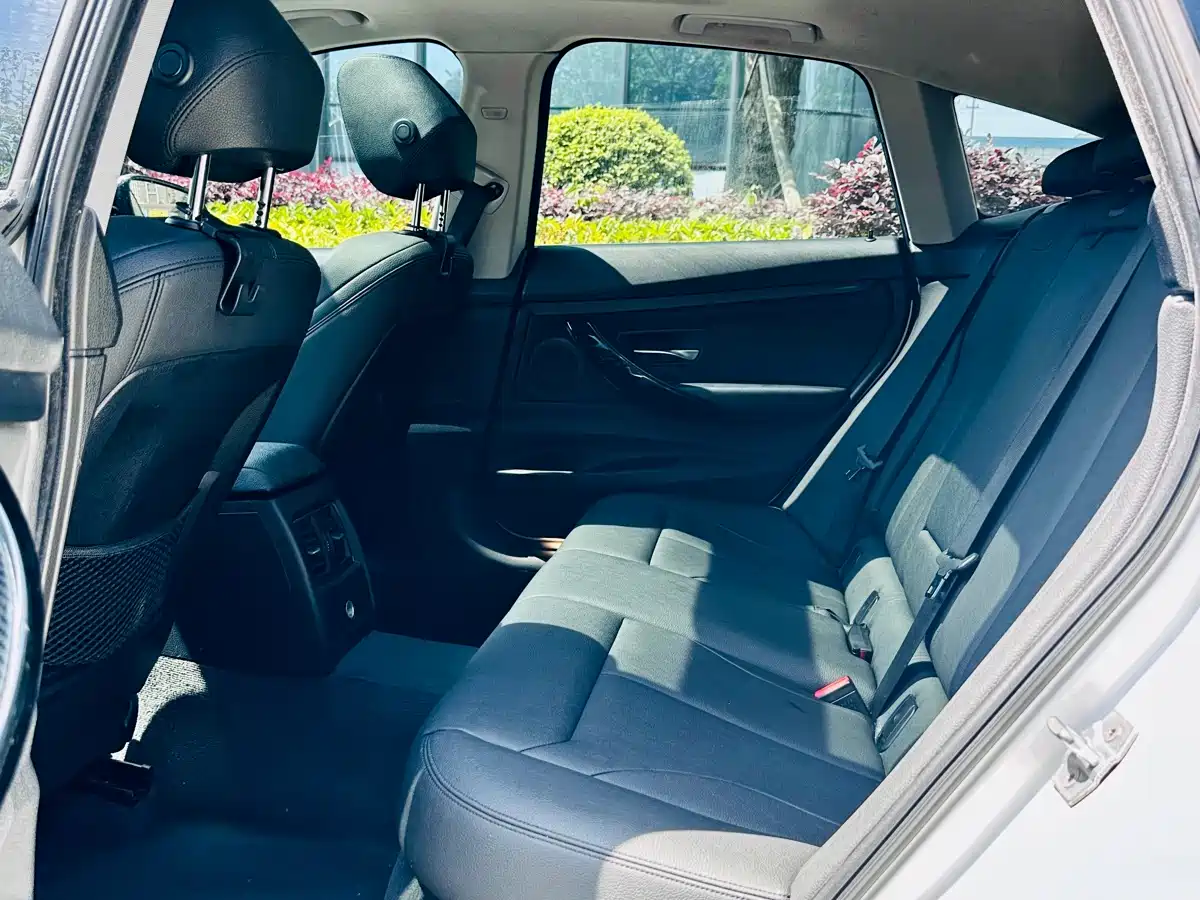 BMW 3 Series GT 2018 320i Fashion фото 8
