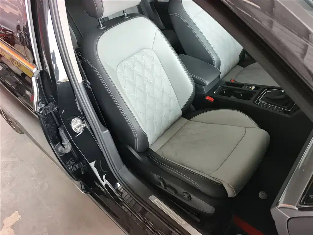 Volkswagen Magotan 2023 2 Million Units Anniversary Edition 330TSI DSG Leading Type фото 20