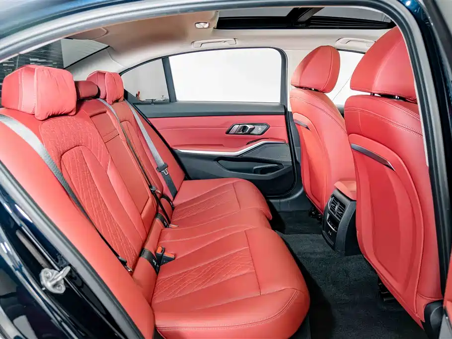Фото 22 - BMW 3 Series
