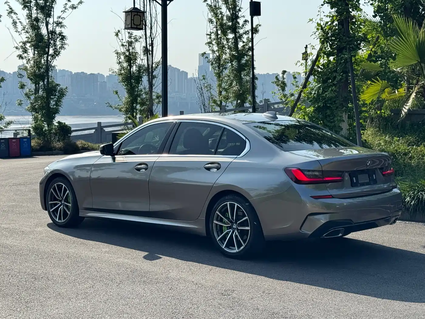 BMW 3 Series 2022 325Li M Sport Package фото 9
