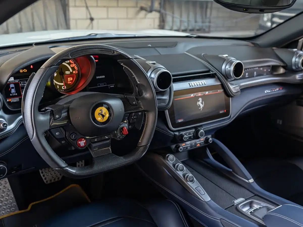 Ferrari GTC4Lusso 2017 2016 6.3L V12