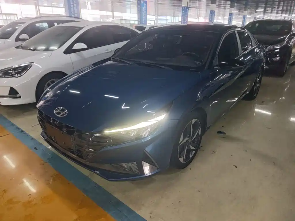 صورة 1 - Hyundai Elantra