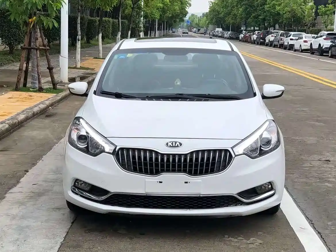 Kia K3 2015 1.6L Automatic GLS фото 2
