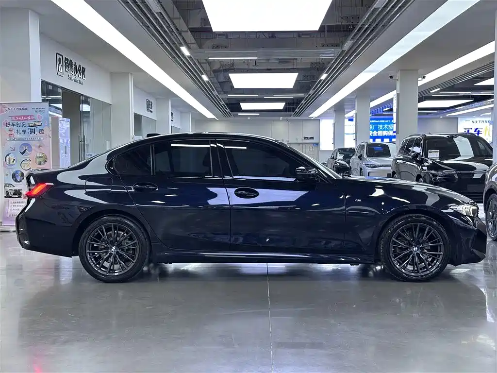 BMW 3 Series 2024 325i M Sport Shadowline Package фото 12