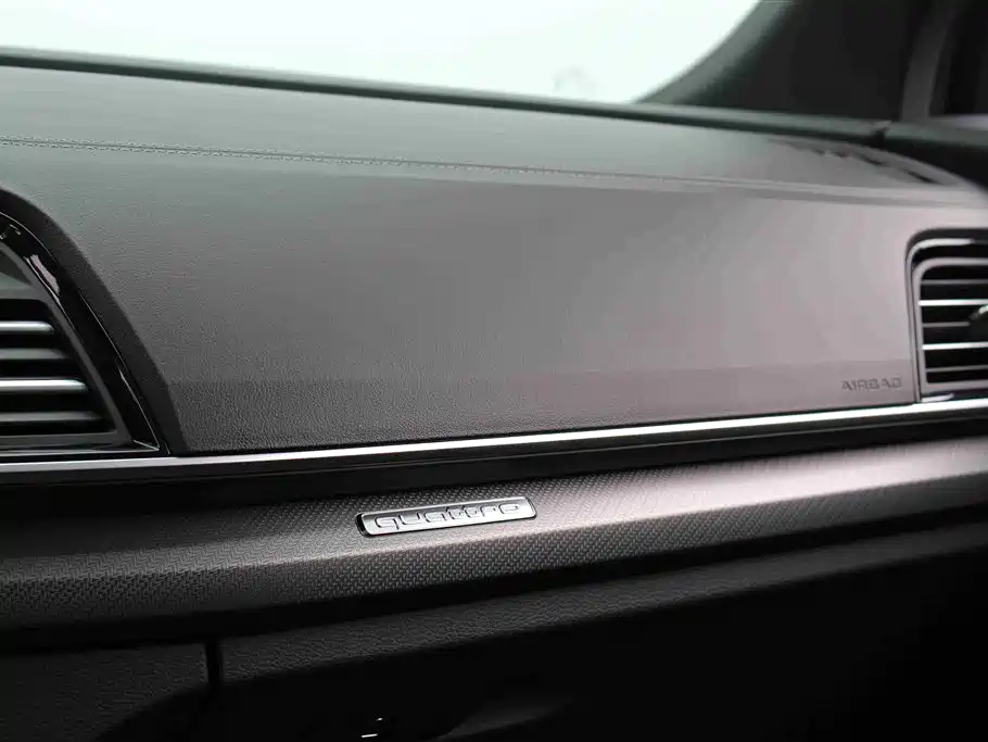 Audi Q5L 2024 Model 40 TFSI Luxury Dynamic фото 8