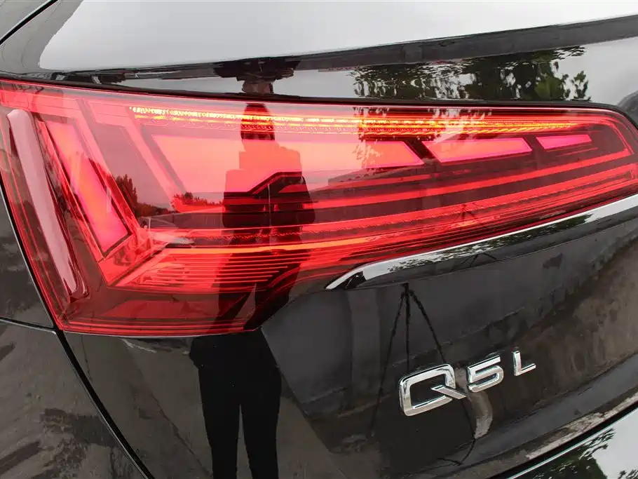 Audi Q5L 2024 Model 40 TFSI Luxury Dynamic фото 12