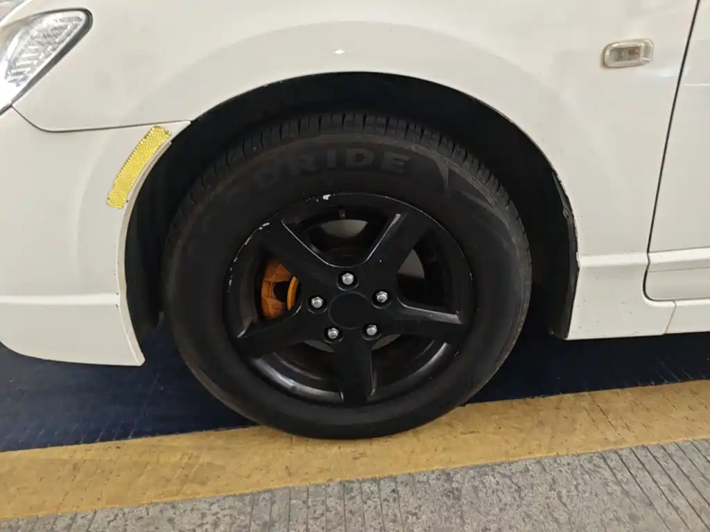CIIMO CIIMO 2015 2015 1.8L Manual Comfort Edition