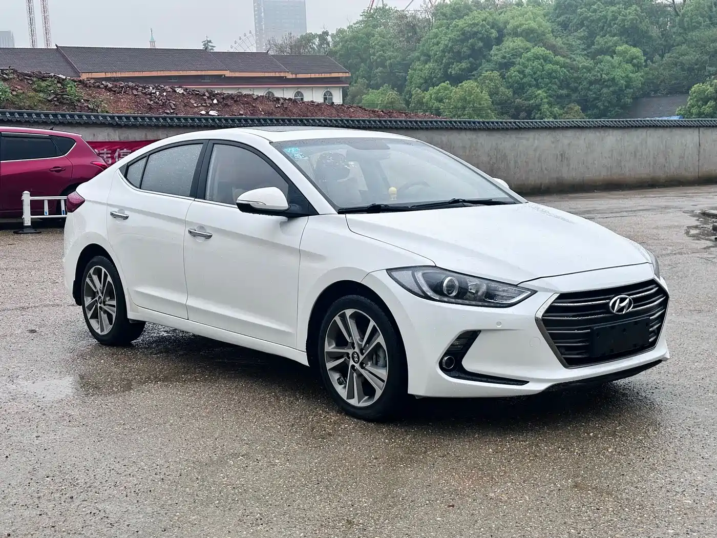 Hyundai Elantra 2016 1.6L Auto Smart·Luxury Edition фото 3