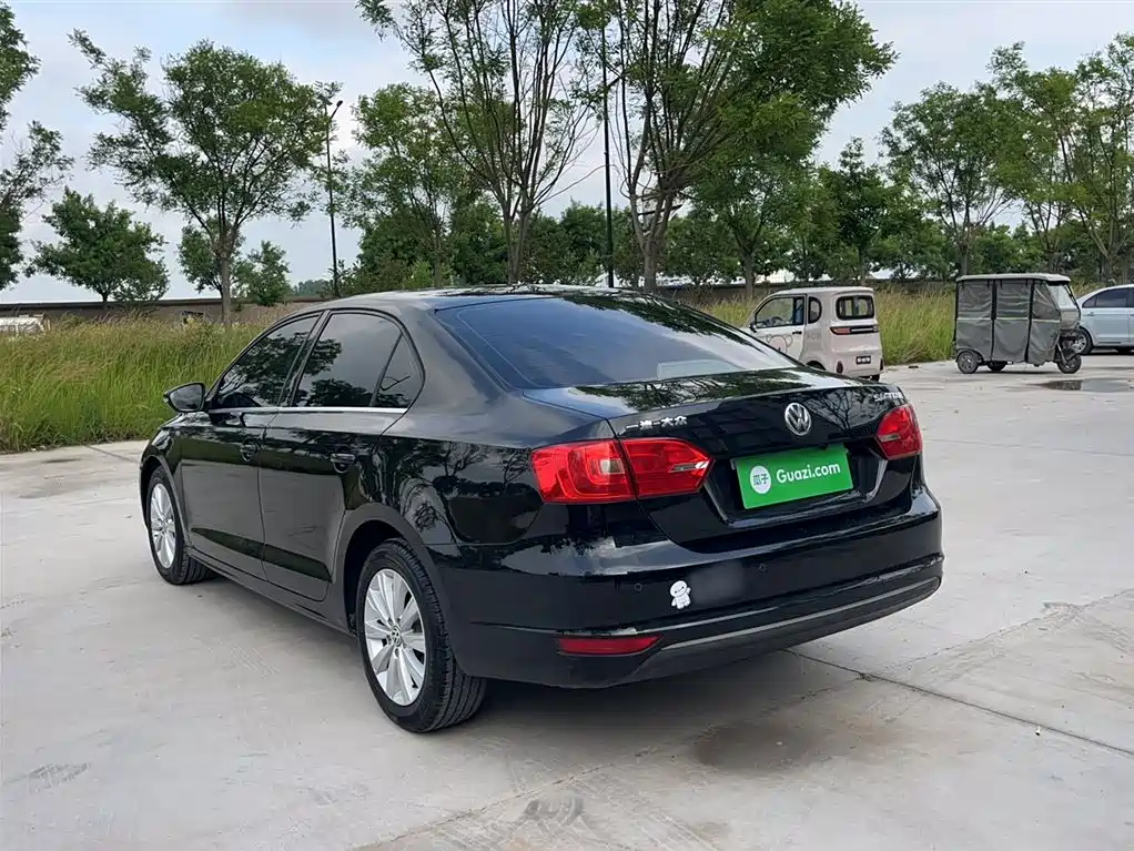 Volkswagen Sagitar 2014 1.6L Manual Comfort фото 10
