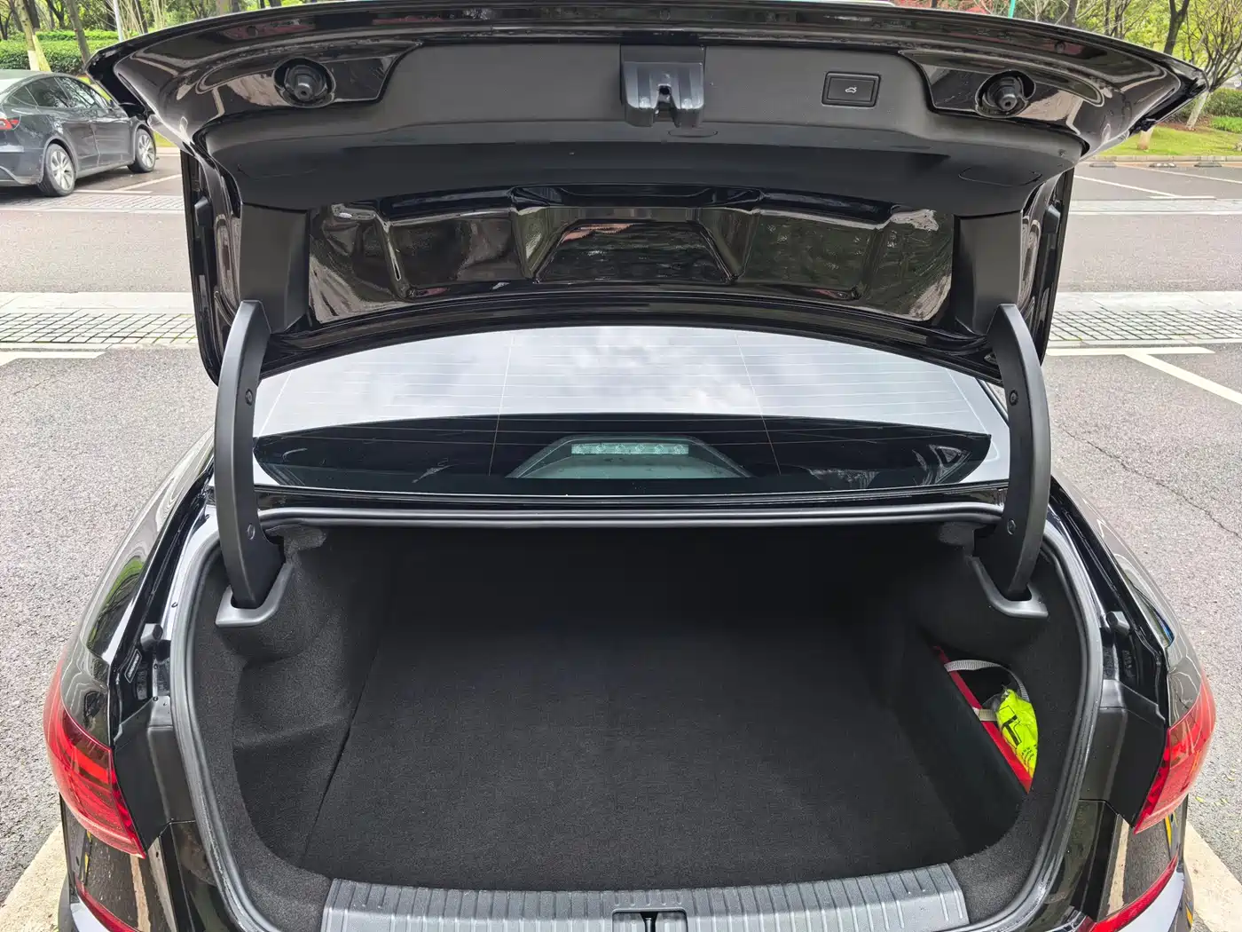 Volkswagen Passat 2023 330TSI Luxury Edition фото 9