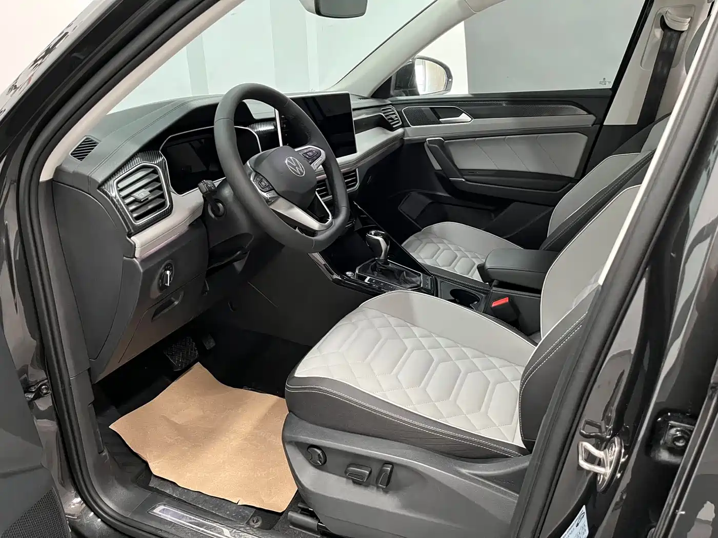 Volkswagen Tayron 2023 280TSI 2WD Luxury Plus Advanced Edition фото 23