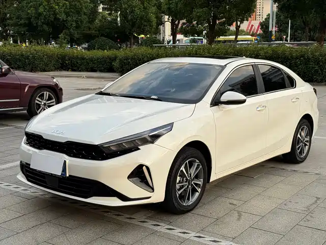 Kia K3 1.5L CVT, Люкс, Смарт