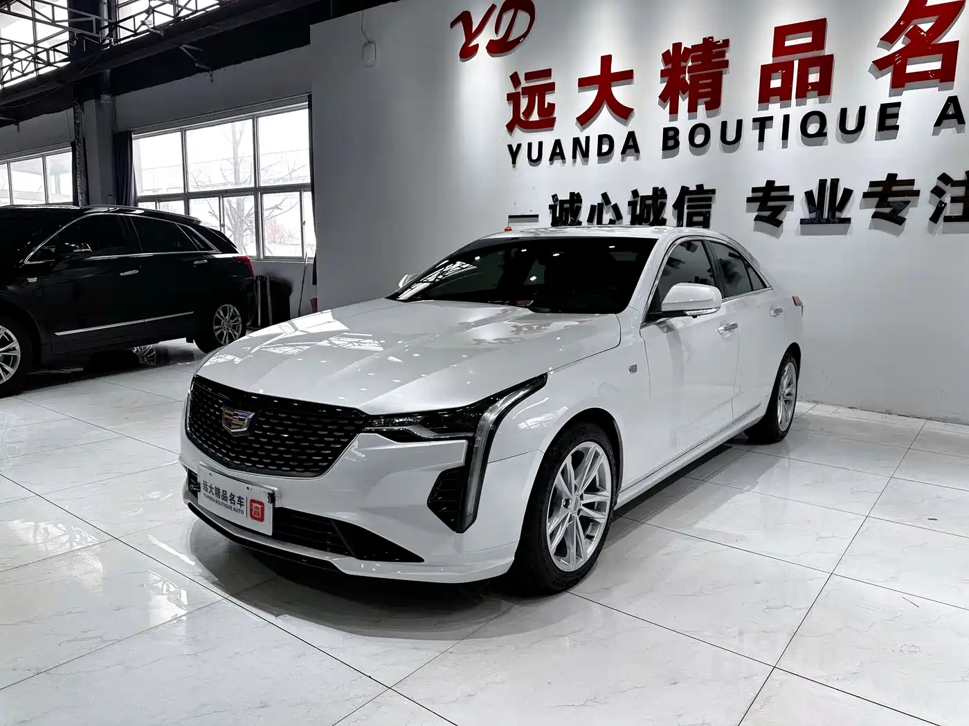 CADILLAC CT4