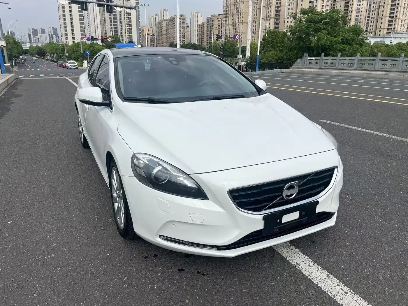 Volvo V40 2013 2014 2.0T Zhiya Edition