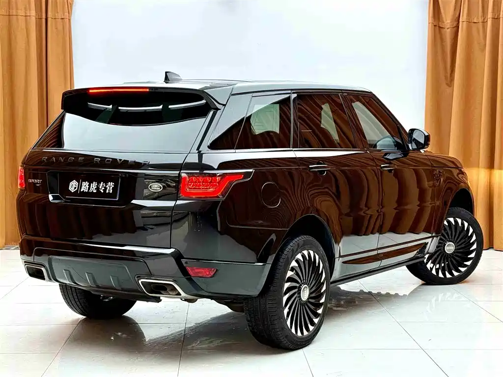 Land Rover Range Rover Sport 2021 3.0 L6 SE фото 4
