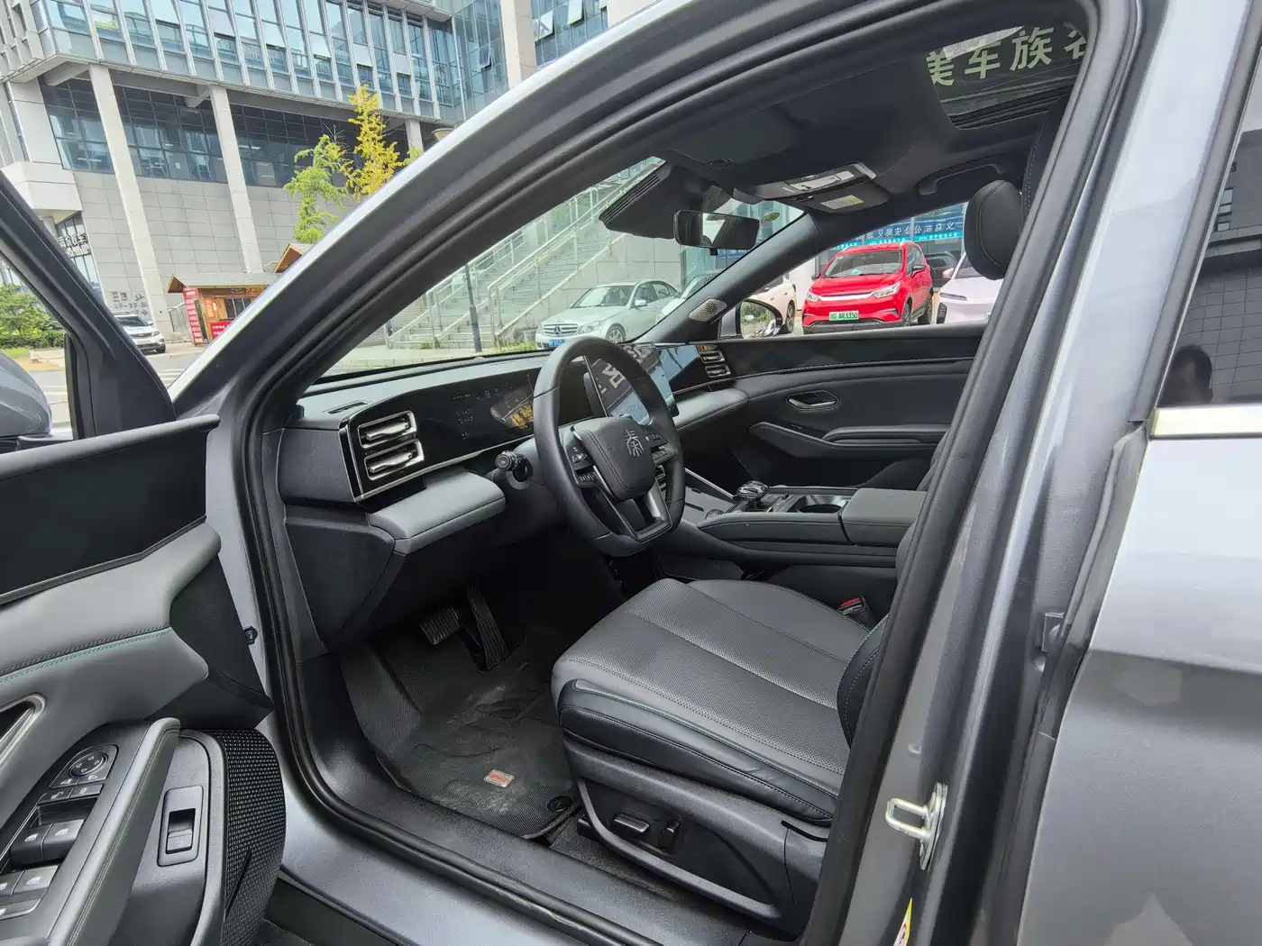 BYD Qin L 2025 2025 DM-i Smart Drive Edition 120KM Leading
