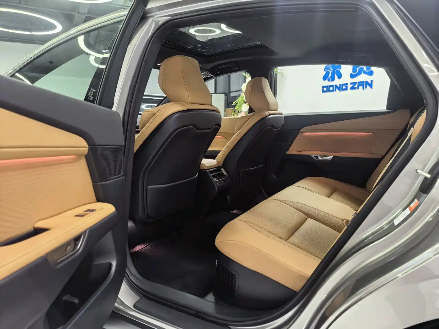 Lexus ES 2025 Model 300h Base Version фото 14