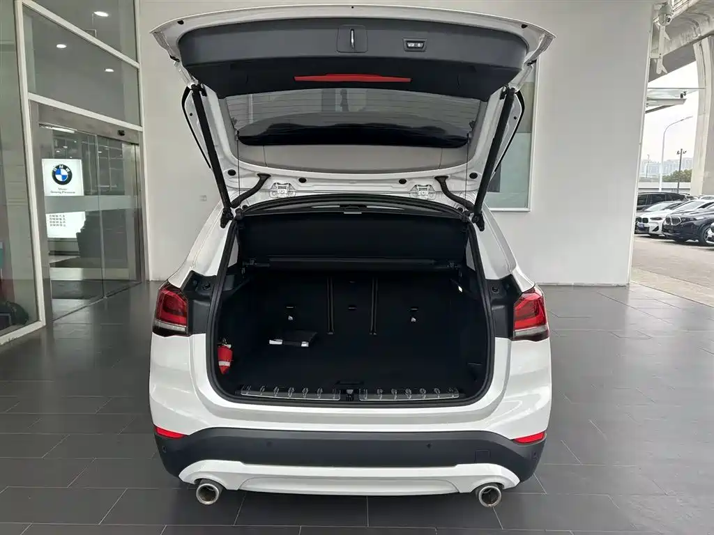 BMW X1 2021 Facelift sDrive20Li Fashion фото 8