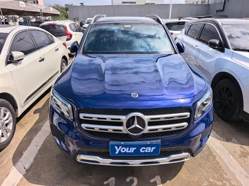 MERCEDES-BENZ GLB