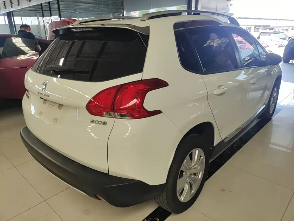Peugeot 2008 2015 2014 1.6L Automatic Fashion Edition
