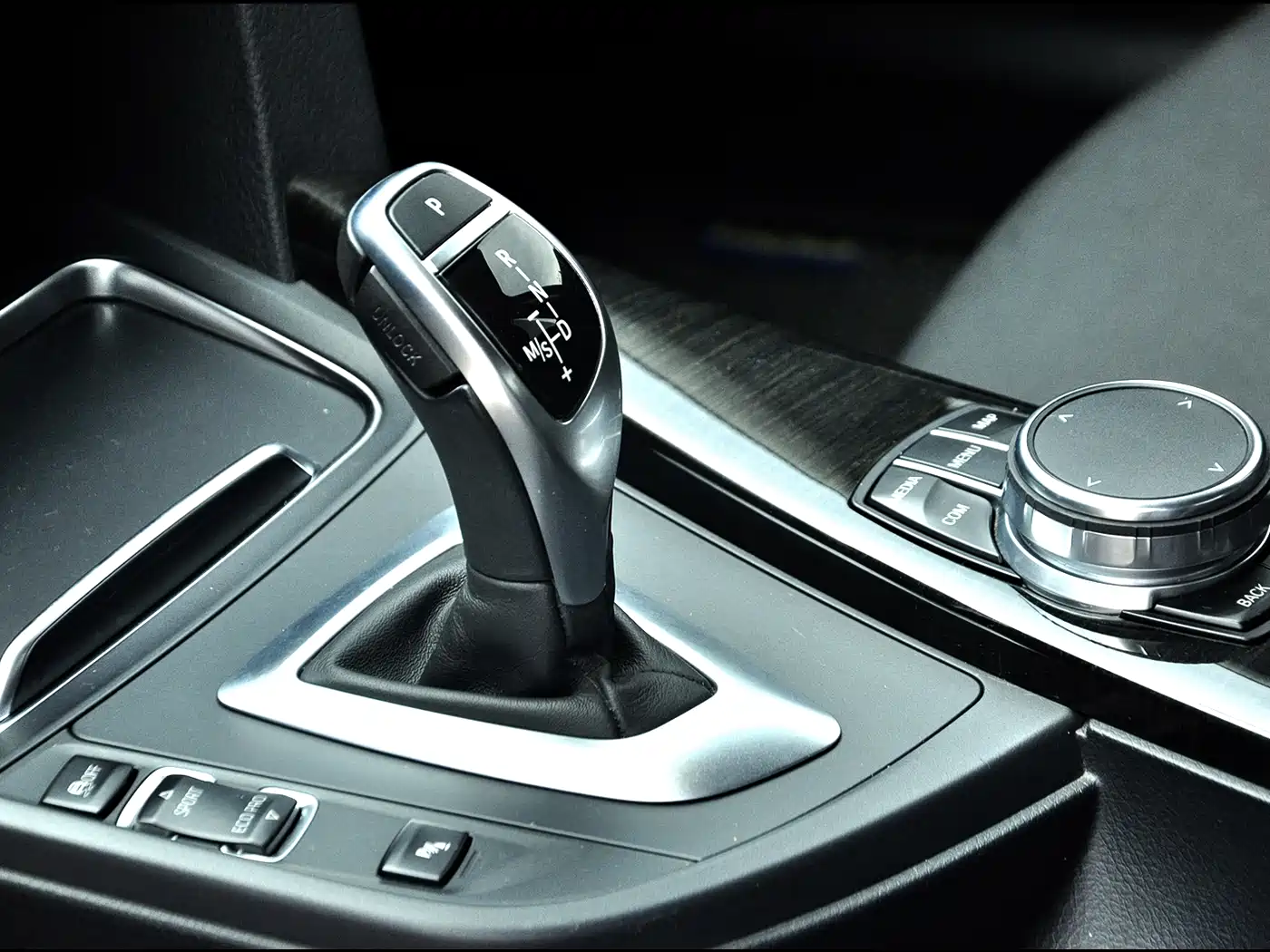 Photo 15 - BMW 3 Series