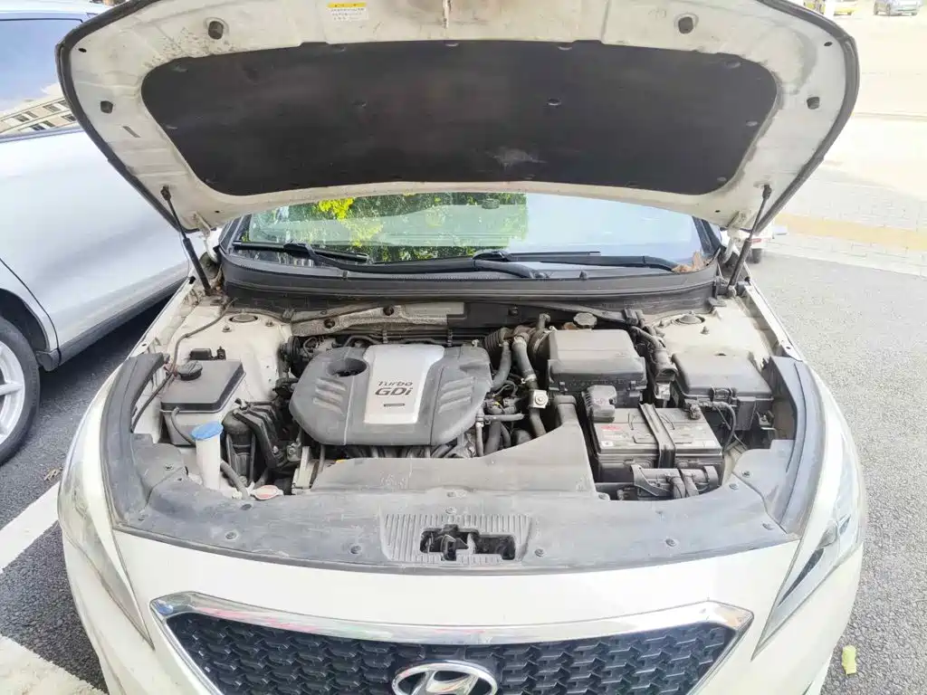 Фото 3 - Hyundai Sonata