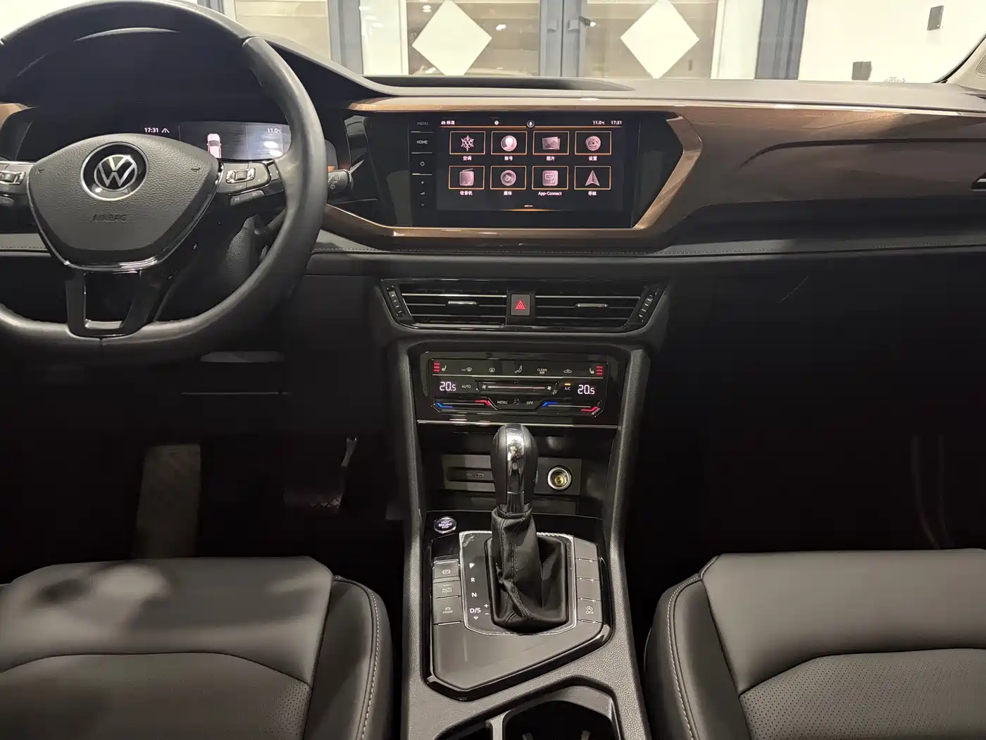 Volkswagen Tharu 2022 280TSI FWD Luxury Edition фото 9