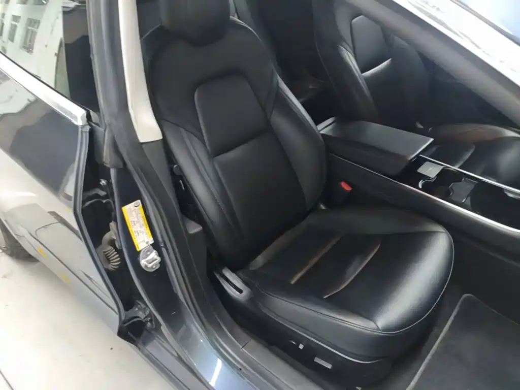 Photo 25 - Tesla Model 3 (Import)